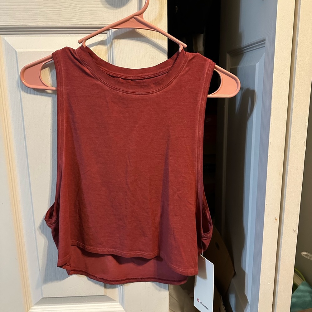 Lululemon tank size 6